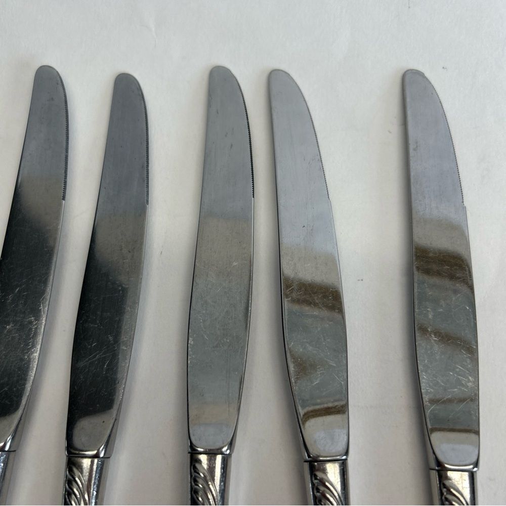 Oneida Camber Cresta Windswept Scroll 5 Dinner Knives - Picture 3 of 5